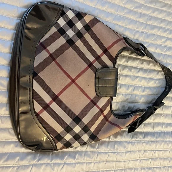 Burberry Women's Checkered Tote Bag - Black and Cream - Picture 7 of 8